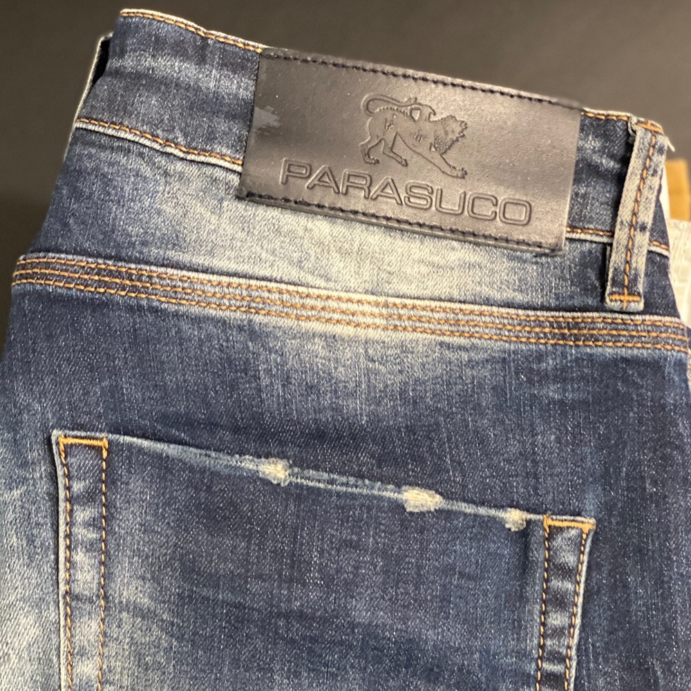 Comfort fit jeans.